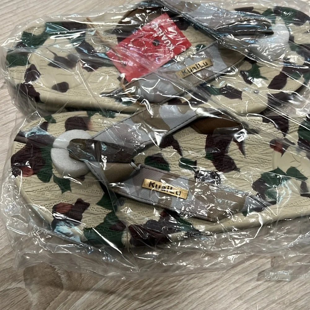 Camouflage flip flop Sandals